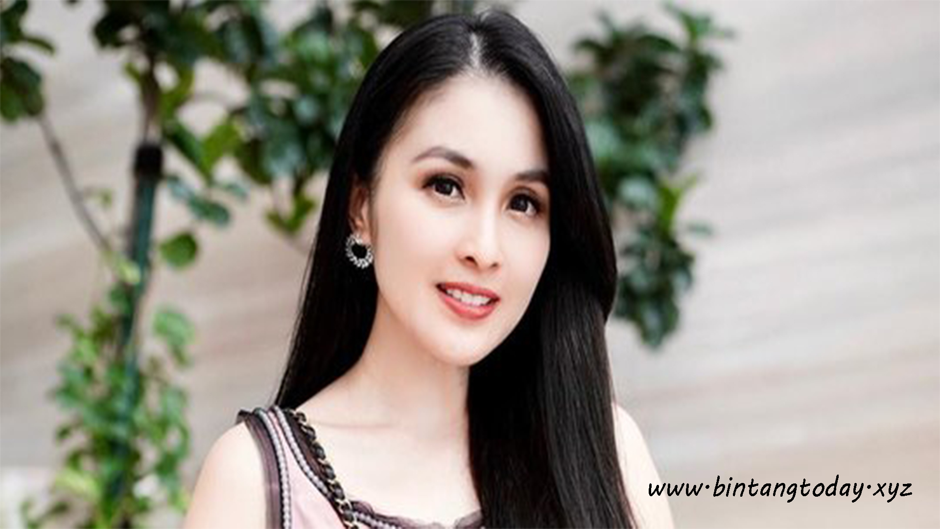 Sandra Dewi